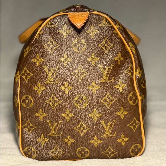 Authentic Louis Vuitton Speedy 35 - Picture 3 of 17